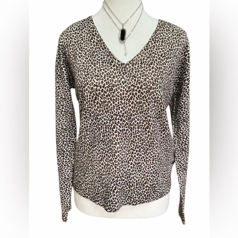Banana Republic   Sweater 100%  Merino wool Washable, size small 
Brand New